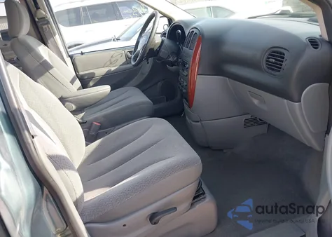 2006 Chrysler Town & Country Lx from USA, damaged, VIN 2A4GP44R86R771535